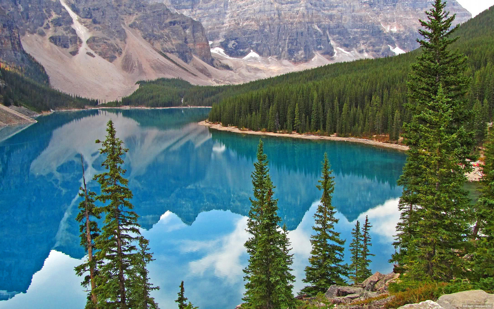 英超冠军争夺：悬念升级，精彩绝伦！，英超冠军叫什么